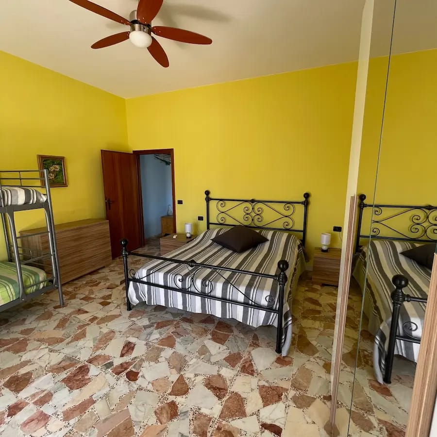 Appartamento_solemare_san_vincenzo_camera