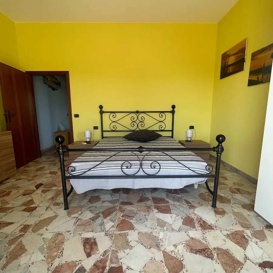 Appartamento_solemare_san_vincenzo_camera